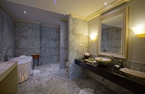 Wat Ket Hotel | At Pingnakorn Riverside Hotel Chiangmai