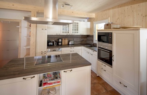 Sankt Lorenzen ob Murau Ski Chalet | Lush chalet with swim spa