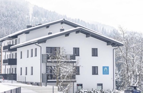 Sankt Martin am Tennengebirge Apartment | & Infinity Pool by Interhome