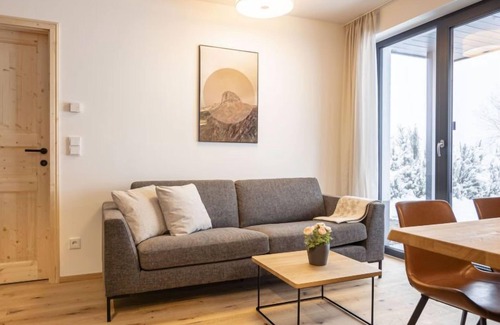 Sankt Martin am Tennengebirge Apartment | Superior für 6 P. & Infinity Pool by Interhome