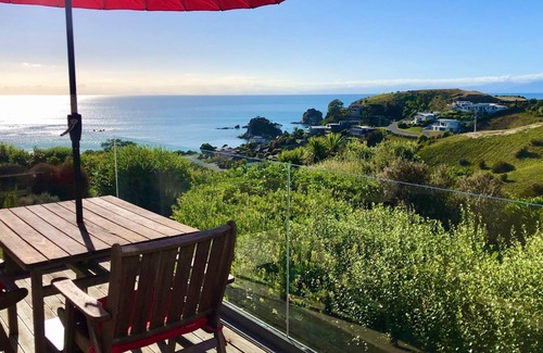Kaiteriteri House | At Sea and Forest Views you will have beautiful views of both Little Kaiteriteri and the inland rang