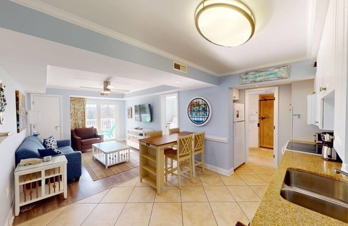 North Litchfield Beach Condo | At the Beach 1 Bedroom 1 Bath Summer House 1st Flr