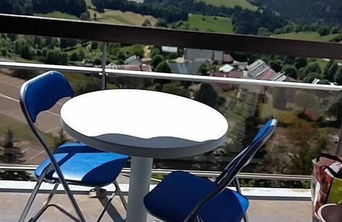 Villard-de-Lans Apartment | At the foot of shops, 5th floor, view mountain, balcony, tv, ski locker, 18m², Villard de Lans