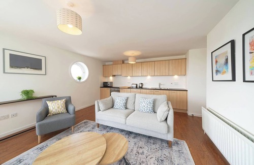 Carnoustie Apartment | At the Links - 2-Bed Coastal Stay Near Famous Golf