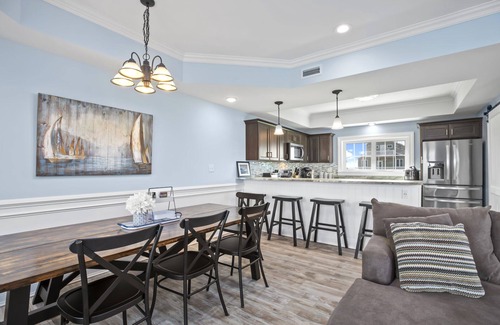 Chincoteague House | At the Water's Edge - is there anywhere you'd rather be?!
