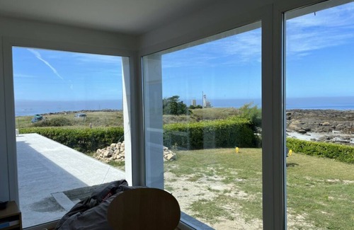 Ploudalmezeau House | At the water's edge, home between sea, dunes, sun and storms