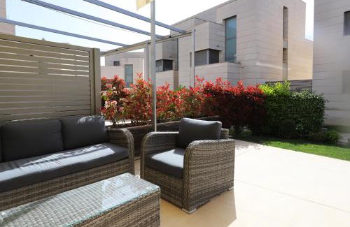 Torredembarra Villa | AT014 A pocos metros de la playa, equipamiento completo, piscina comunitaria