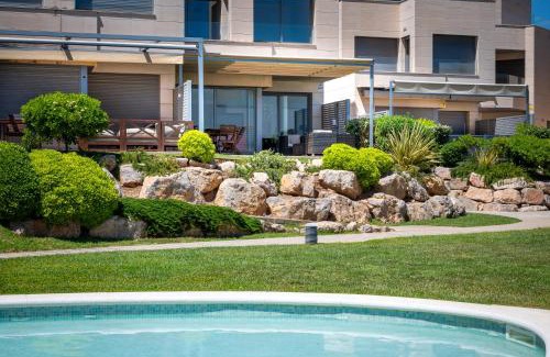 Torredembarra Villa | AT051 A pocos metros de la playa, equipamiento completo, piscina comunitaria