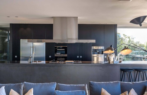 Oneroa House | Atatu Clifftop | Stay Waiheke