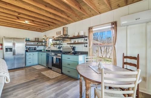 Atchafalaya Cottage | Atchafalaya River Cabin Sleeps 7