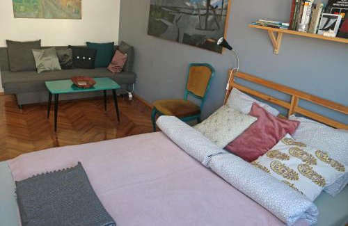 Dorcol Apartment | Atelier 22