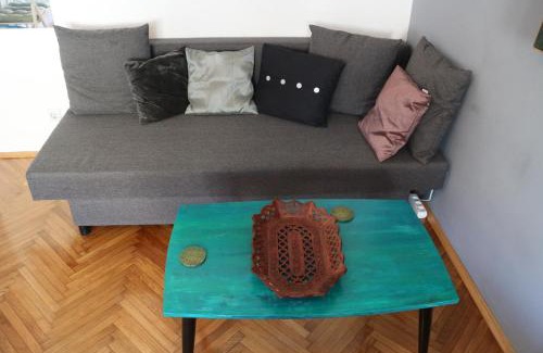 Dorcol Apartment | Atelier 22