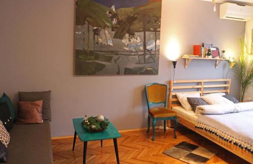 Dorcol Apartment | Atelier 22