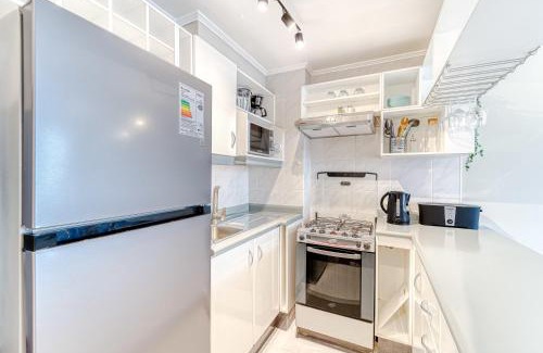 Las Condes Apartment | Atenas Park 1D con Estacionamiento y Wifi