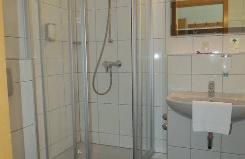 Lampertheim Hotel | Ates Hotel Lampertheim by Aurum