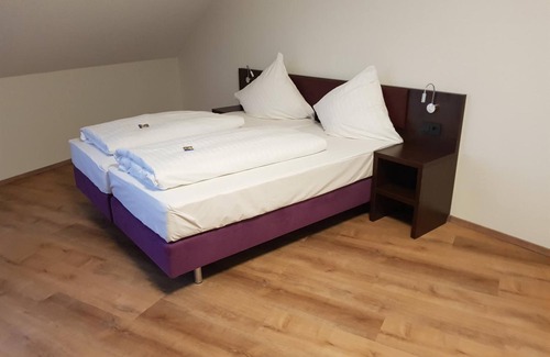 Lampertheim Hotel | Ates Hotel Lampertheim by Aurum