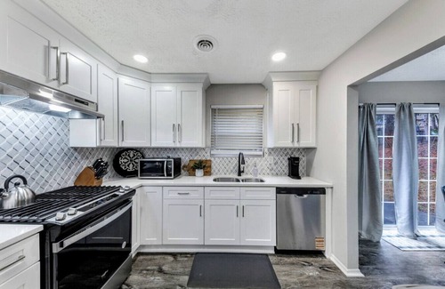 Church Street House | ATH 4BR South Fulton EZ Drive to Airport (clear)