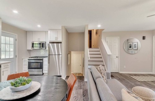 Lawrenceville House | ATH - Lawrenceille -4BR-Pet Friendly -Fenced (suw)