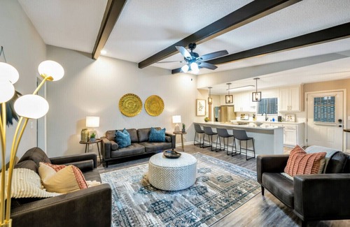 Addison Heights House | ATH - Marietta/Kennesaw- 4BR - Pet Friendly (kath)