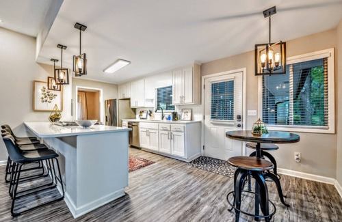 Addison Heights House | ATH - Marietta/Kennesaw- 4BR - Pet Friendly (kath)