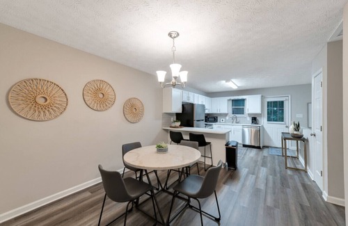 Smyrna House | ATH - Sleeps 4 - 2 Beds - Fenced/Pet friendly - CC6