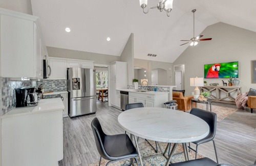 Acworth House | ATH - Sleeps 6 - 3 Beds - Fenced/Pet friendly - Emeral