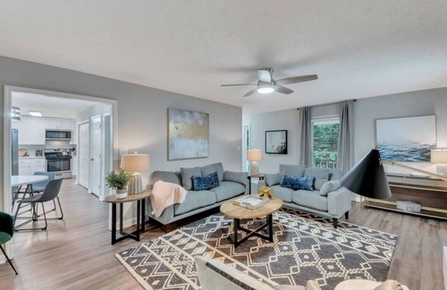 Acworth House | ATH - Sleeps 8 - 4 Beds - Pet Friendly - Moonlit