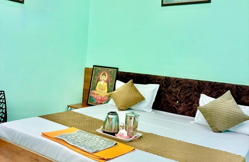 Varanasi House | Atharv hotel