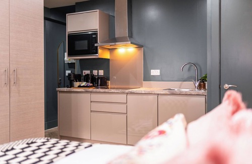 Leeds City Center Apartment | Athenaeum House