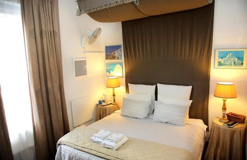 Caledon House | Athenian Villa