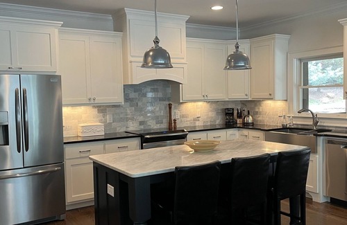 Athens House | Athens Ga Gameday and Graduation Retreat - Close to Everything!