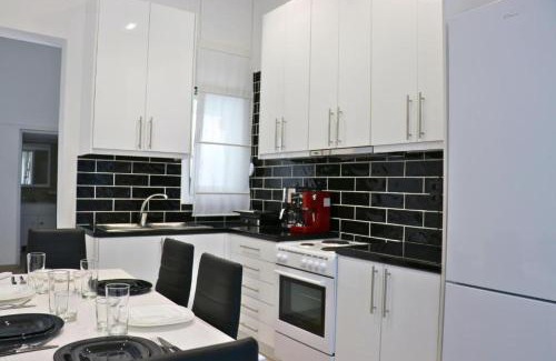 Petralona Apartment | Athens Philopapou House
