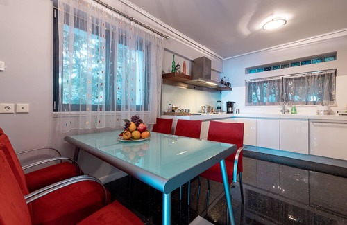 Voula Villa | Athens Riviera 350 m2 Villa with Private Pool and Infinity Sea Views