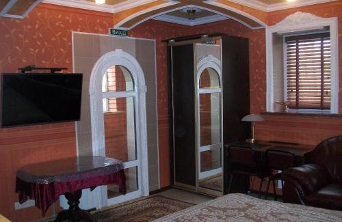 Zarichnyi District Apartment | atHome