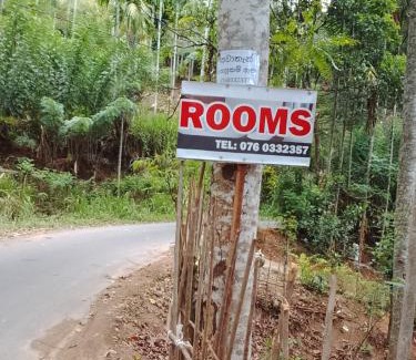 Illukkumbura Bed & Breakfast | Aththanayake Rooms