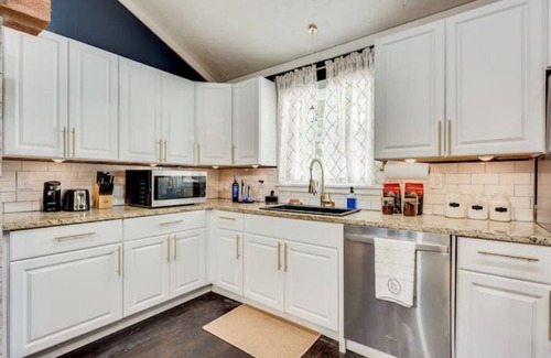 Lithonia House | ATL African Oasis Retreat with POOL!