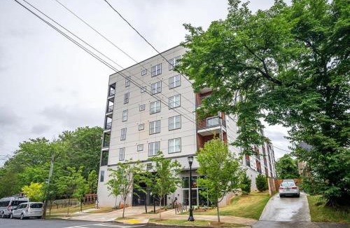 Old Fourth Ward House | ATL Downtown New-Built Roof-top balcony City View 525Pkwy