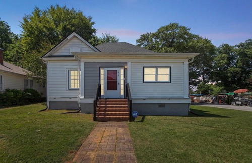 Jefferson Park House | ATL Home Close to Airport, Tyler Perry, Betline by RedAwning