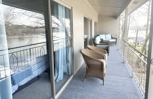 Jonesboro House | ATL/Jonesboro, Relaxing Summer Getaway for Families/Friends or Cooperate Groups