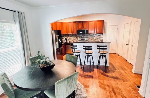 Sylvan Hills House | ATL Modern Retreat: 3BR, 8 Guests, Near Downtown & Airport