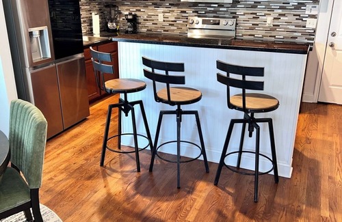 Sylvan Hills House | ATL Modern Retreat: 3BR, 8 Guests, Near Downtown & Airport