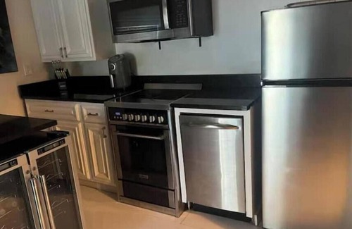 Collier Heights Apartment | ATL Modern Spa Studio Apt