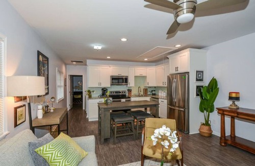 Peoplestown Apartment | Atlana Gem!