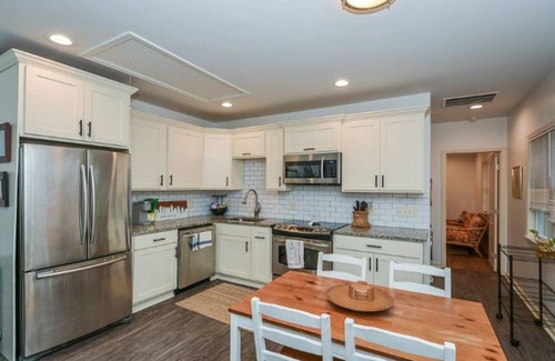 Peoplestown Apartment | Atlana Gem!