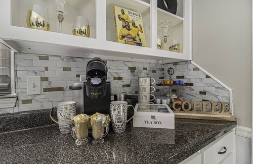 Conyers House | Atlanta 9 private Bedrooms with 4k TVs, 13 Beds, Master on Main Floor 4000 sq ft
