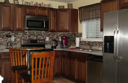 Riverdale House | Atlanta Airport District House; Minutes to Downtown Atlanta or Trillith Studios