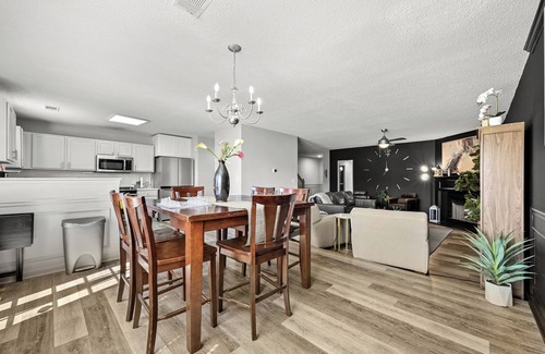 Church Street House | Atlanta, Airport, Entire Home Sleeps 9, 4BR's, 2.5Baths, 5Beds