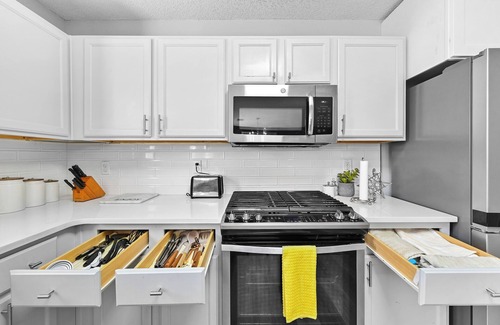 Church Street House | Atlanta, Airport, Entire Home Sleeps 9, 4BR's, 2.5Baths, 5Beds