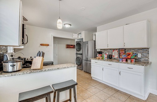 Jefferson Park House | Atlanta Area Vacation Rental < 4 Mi to Airport!