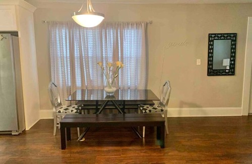 Atlanta House | Atlanta Maybach House near MBS & State Farm Arena Entire2Bed2BathHome!